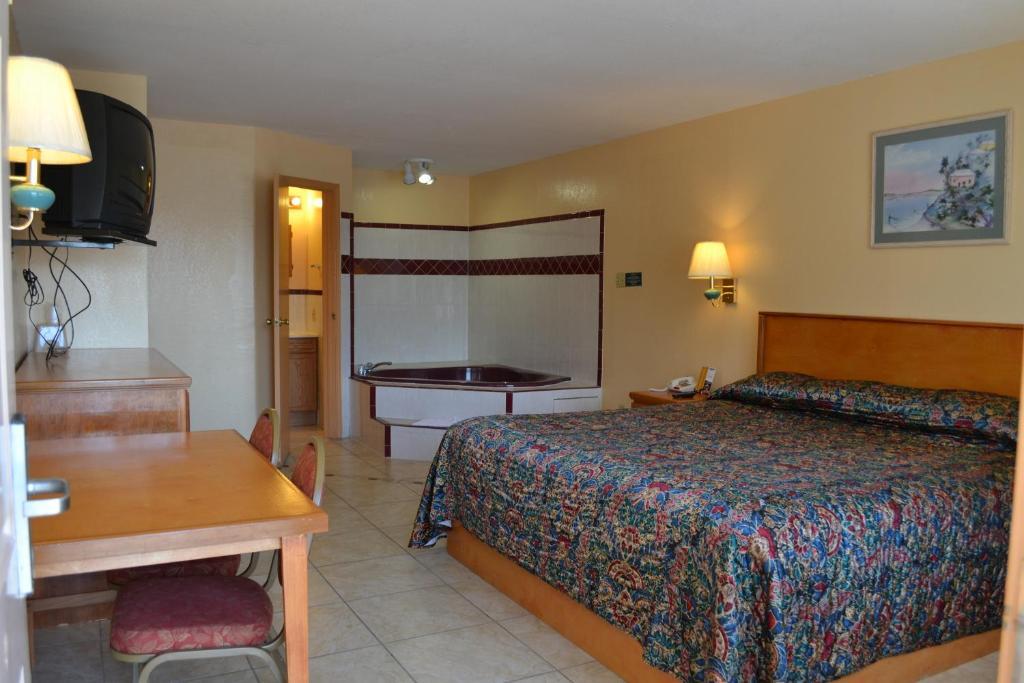 Deluxe Inn And Suites Уэслако Экстерьер фото