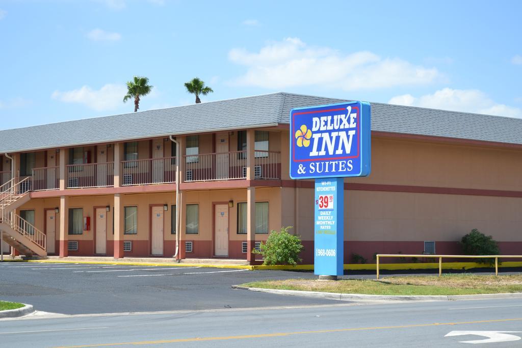 Deluxe Inn And Suites Уэслако Экстерьер фото